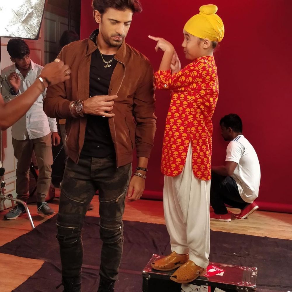 10 Potret lawas pemain Kulfi saat syuting, seru abis