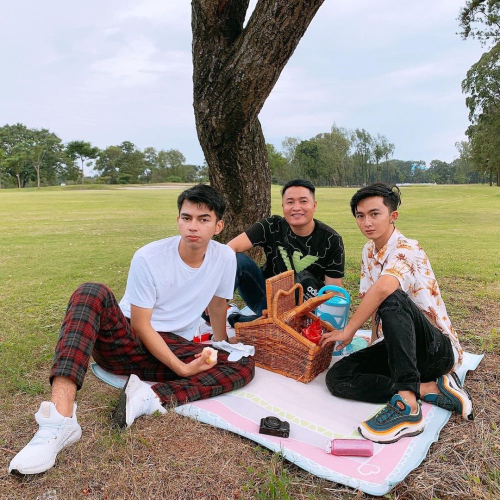 Debut jadi aktor, ini 10 momen Dimas Ahmad syuting web series