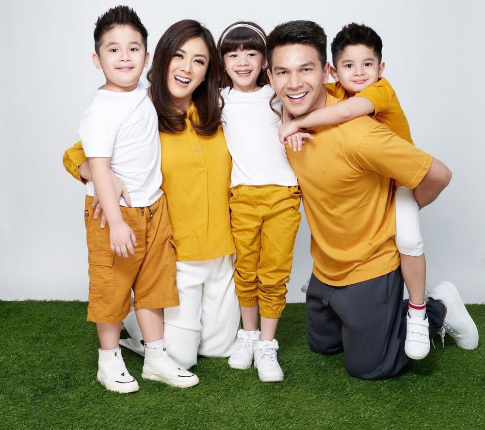 7 Potret pemain sinetron 7 Manusia Harimau bareng pasangan, sweet abis