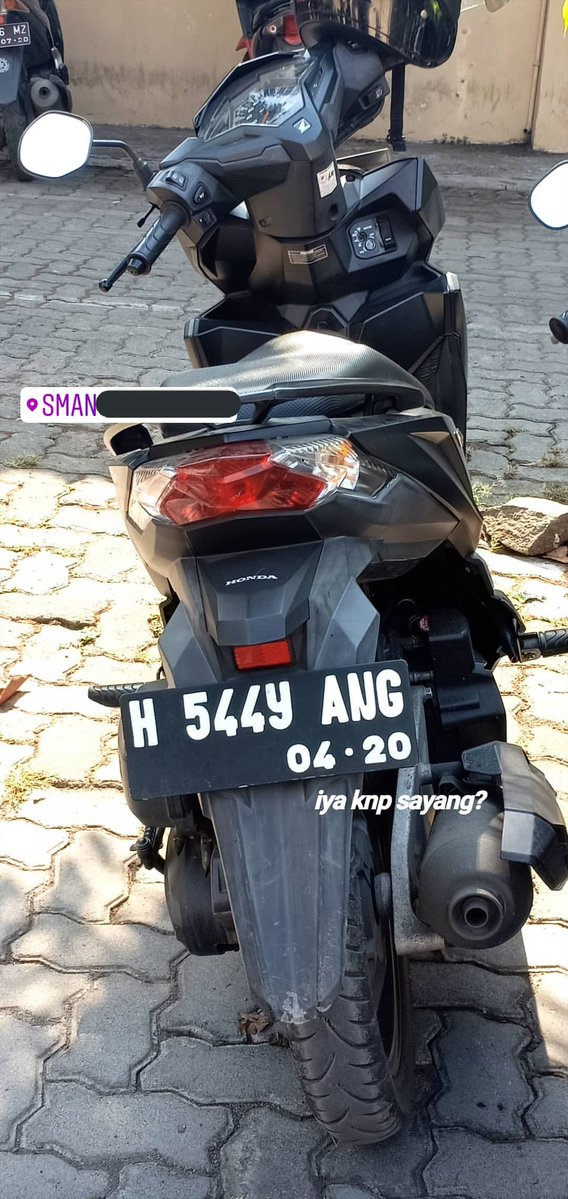 20 Potret pelat nomor nyeleneh kendaraan ini curi perhatian