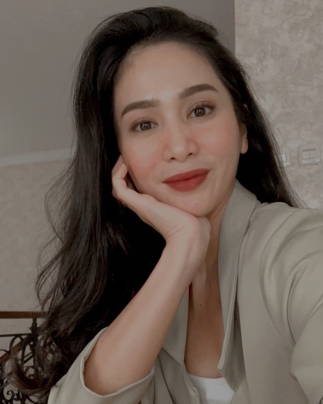 10 Transformasi Bunga Zainal, potret terbarunya manglingi