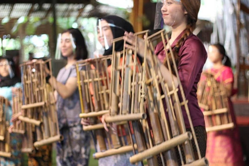 Mengenal sejarah angklung, alat musik tradisional yang masih eksis
