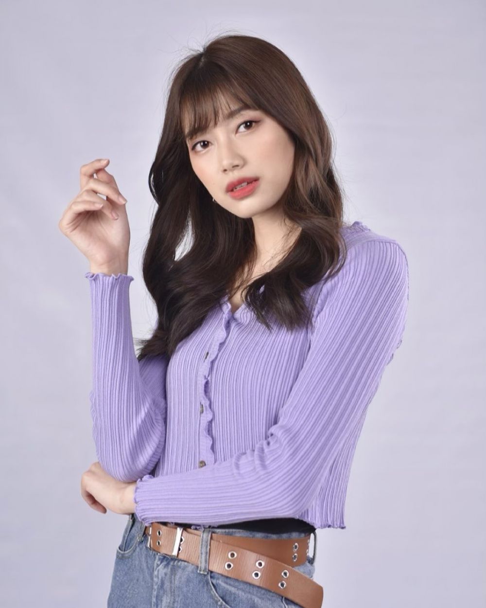 Disebut mirip Bae Suzy, ini 7 potret cantik Desy eks member JKT48