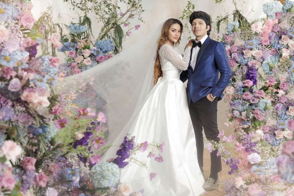 14 Potret prewedding Atta Halilintar dan Aurel dalam 7 busana, elegan