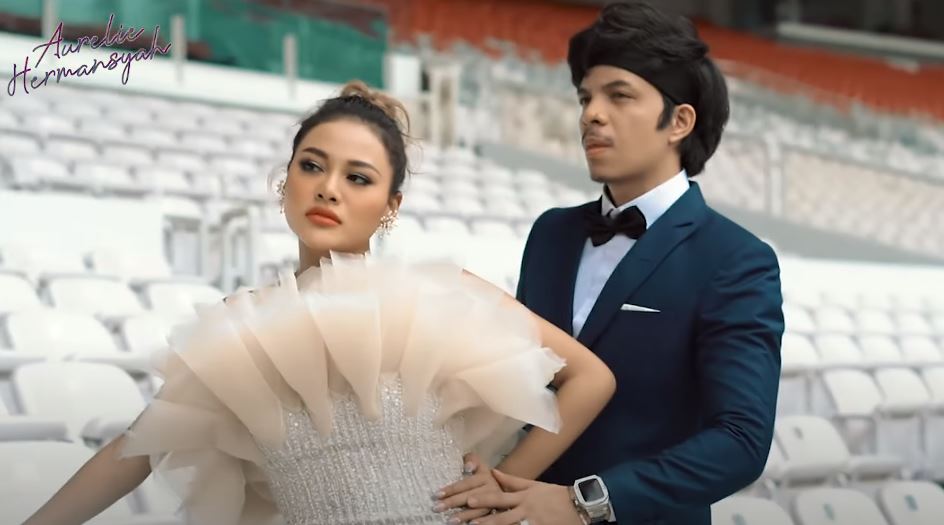 14 Potret prewedding Atta Halilintar dan Aurel dalam 7 busana, elegan