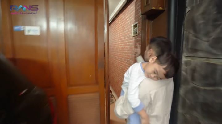 10 Potret rumah Amy Qanita di Bandung, bernuansa serba cokelat