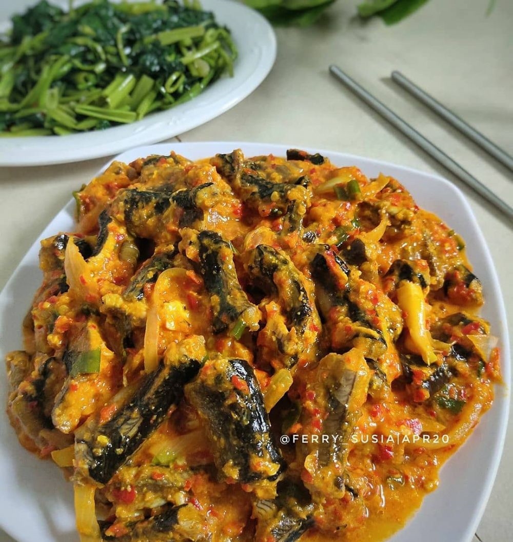 12 Resep lauk olahan belut, cocok buat menu makan malam keluarga