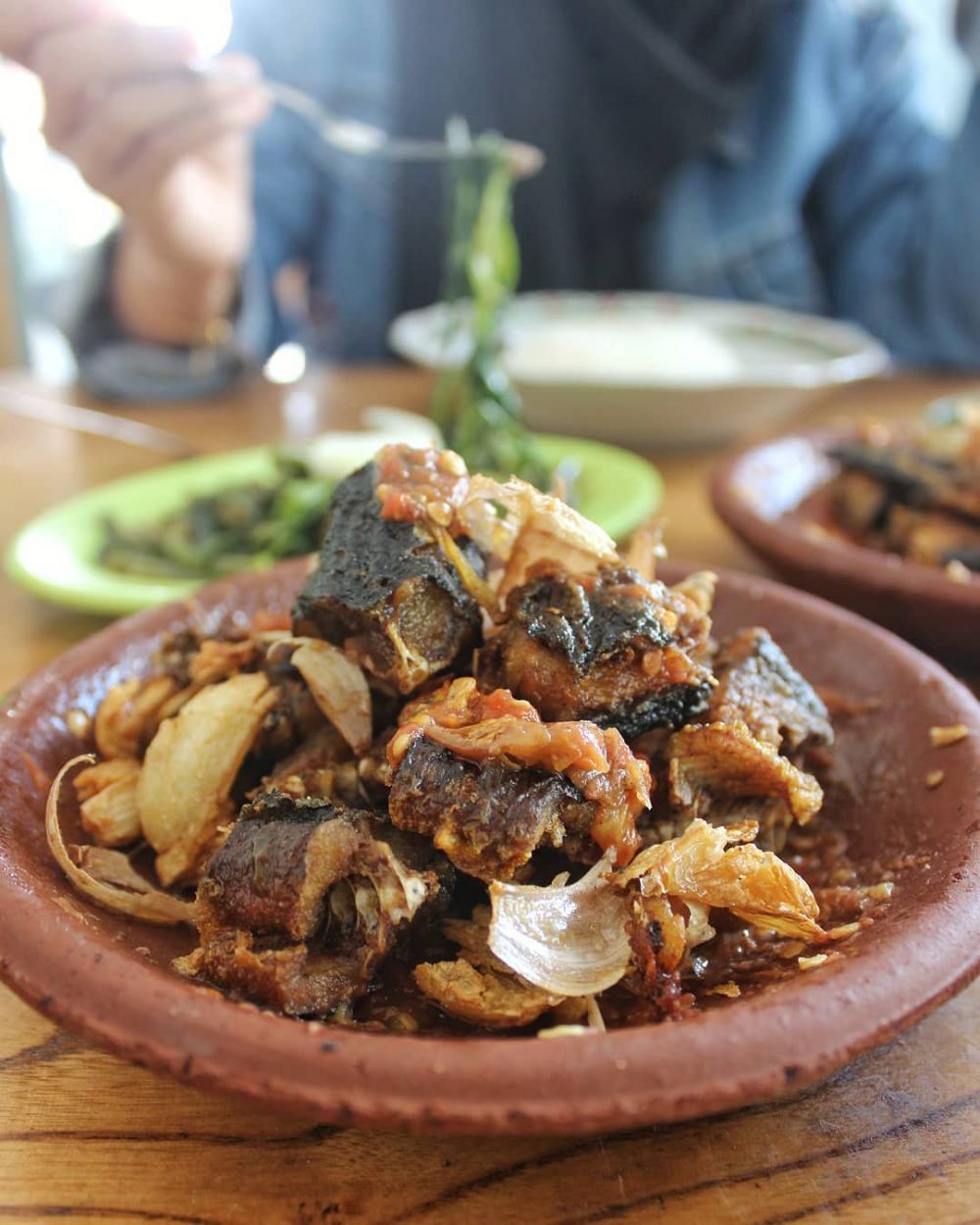 12 Resep lauk olahan belut, cocok buat menu makan malam keluarga