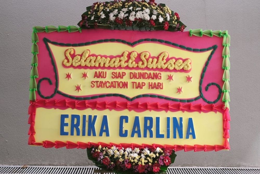 Awkarin beli hotel, 6 potret ucapan sahabatnya jadi sorotan