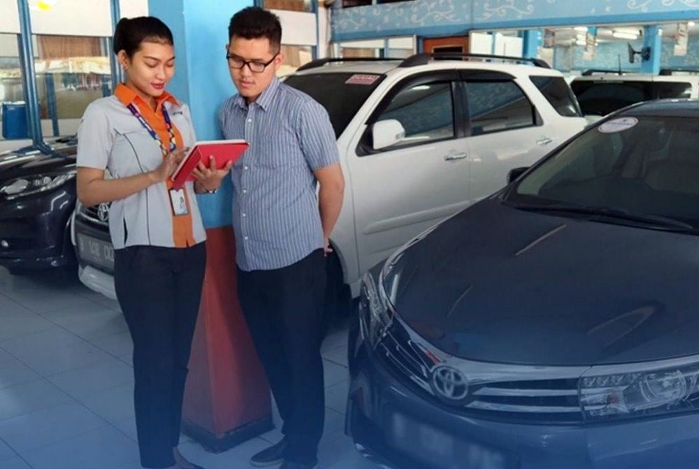 Sekarang beli mobil baru nggak perlu ke dealer, bisa daring lho