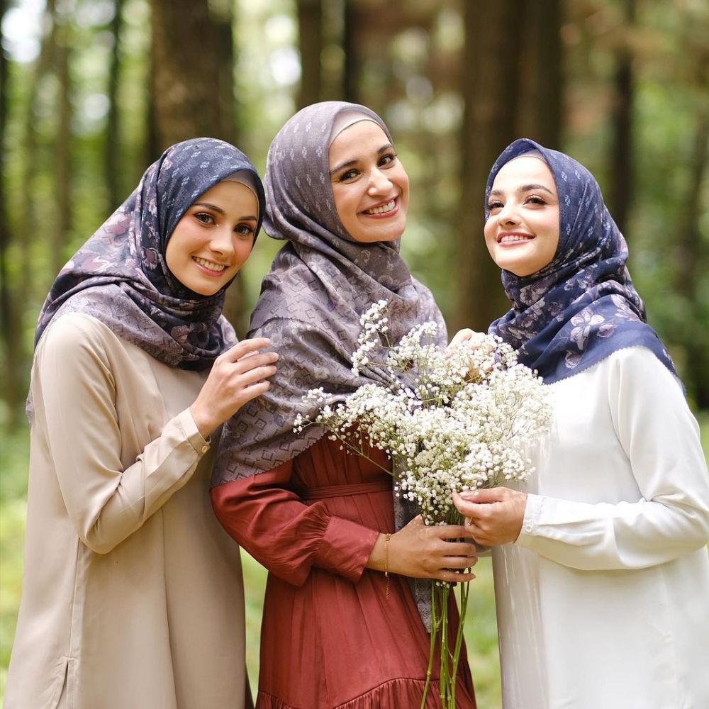 8 Potret Shireen Sungkar bermakeup tebal, wajahnya manglingi