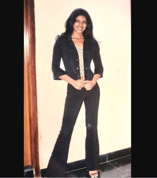 5 Potret lawas Priyanka Chopra sebelum operasi hidung, bikin pangling