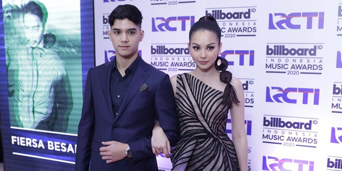 Cara unik 5 pasangan seleb balikan habis berantem, ada yang pakai lagu