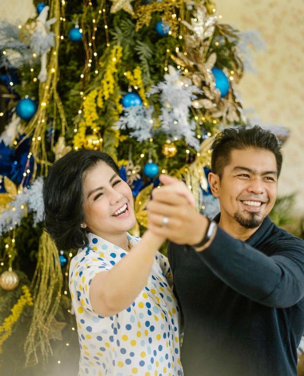 10 Momen kompak Bams eks Samsons bareng sang ibu, sering nyanyi bareng