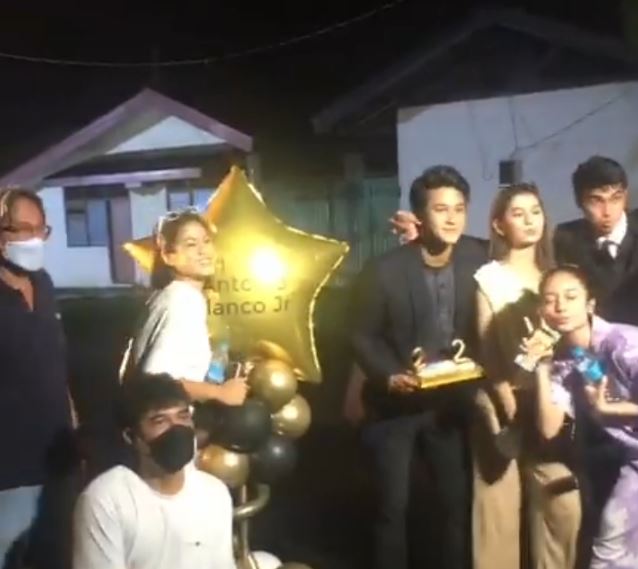 8 Momen ultah Antonio Blanco Jr, dapat kejutan di lokasi syuting