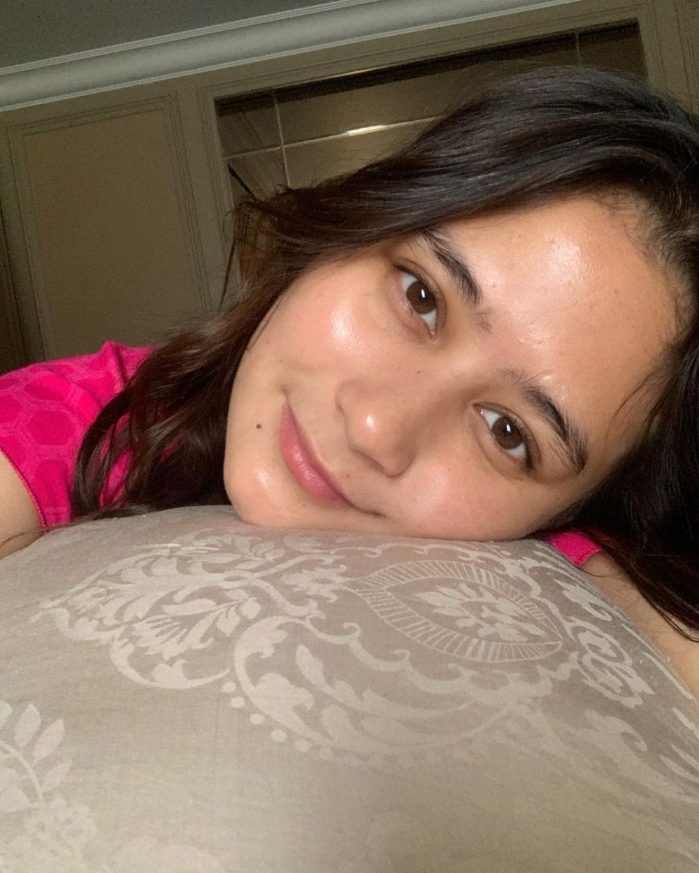 Punya alis tebal, 10 potret pesinetron tanpa makeup ini cantik natural