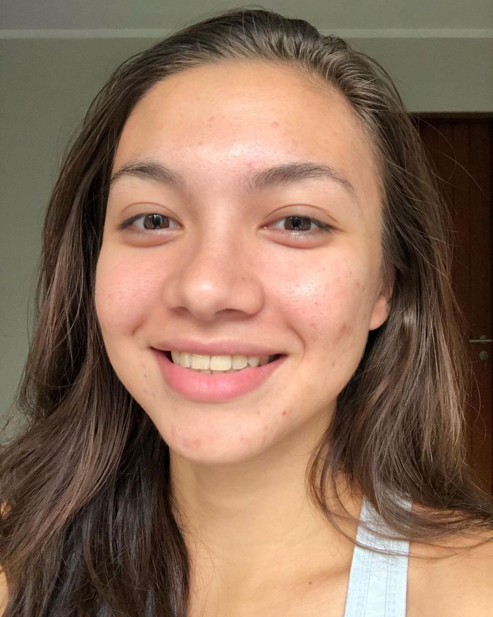 Punya alis tebal, 10 potret pesinetron tanpa makeup ini cantik natural