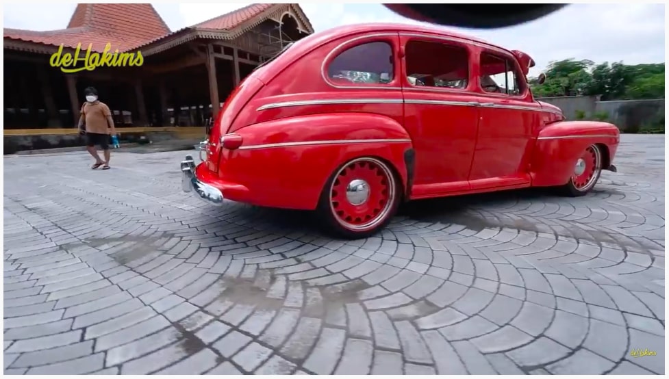 8 Potret mobil vintage milik Soimah, keluaran tahun 1940-an