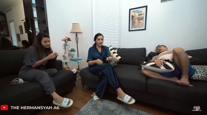 10 Momen pingitan Aurel Hermansyah, minta tidur bareng keluarga