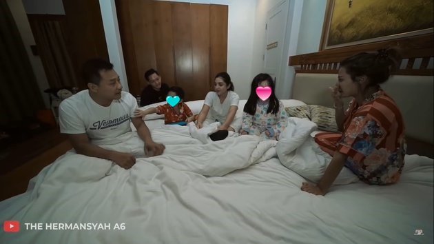 10 Momen pingitan Aurel Hermansyah, minta tidur bareng keluarga