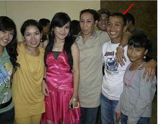 8 Potret jadul Abdul Rozak ayah Ayu Ting Ting, parasnya manglingi