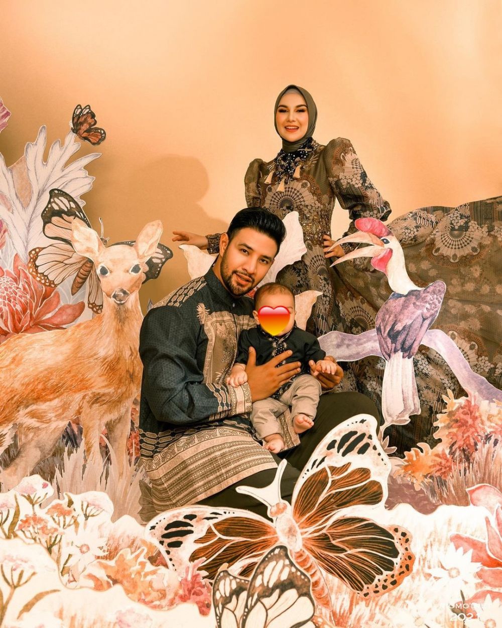 7 Pemotretan keluarga Irish Bella & Ammar Zoni dengan gambar 2 dimensi