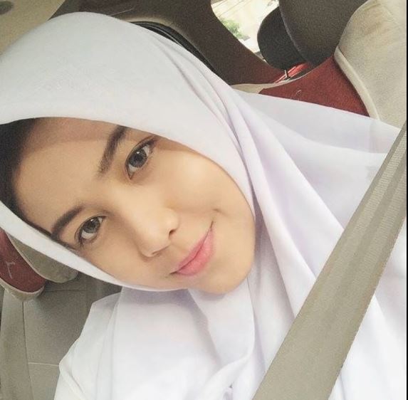 7 Potret jadul Awkarin zaman sekolah, bikin pangling