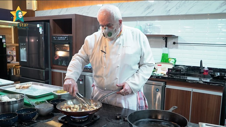 8 Penampakan restoran baru Rieta Amilia, ada live cooking show
