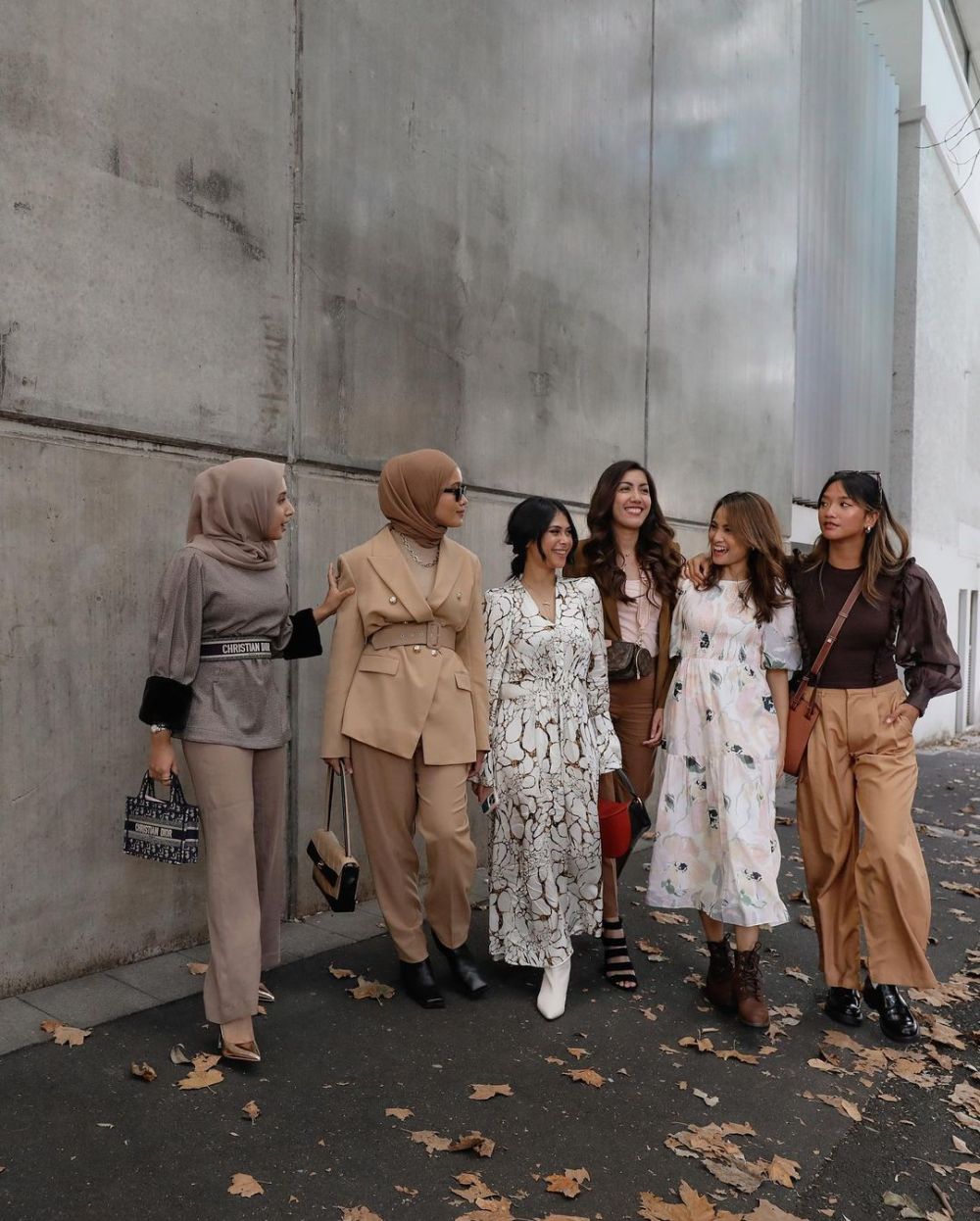 8 Potret kompak Acha Septriasa dan gengnya di Australia, gayanya kece