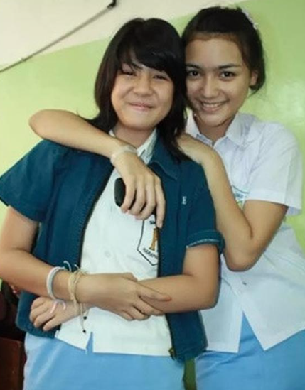 10 Pasang pesinetron ini ternyata sahabat karib sejak kecil