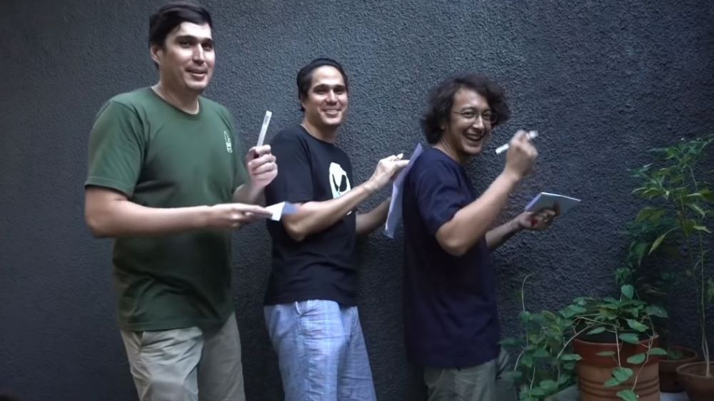 8 Potret kekompakan Dimas Anggara bareng Marcel & Mischa Chandrawinata