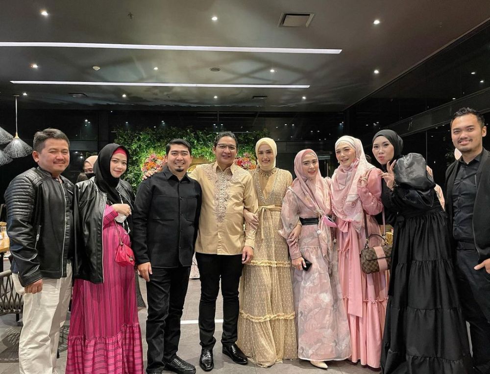 10 Momen wedding anniversary Pasha Ungu ke-10, meriah bertabur artis