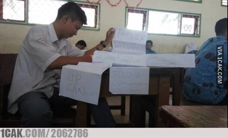 20 Momen jenaka siswa hadapi ujian, bikin kangen sekolah