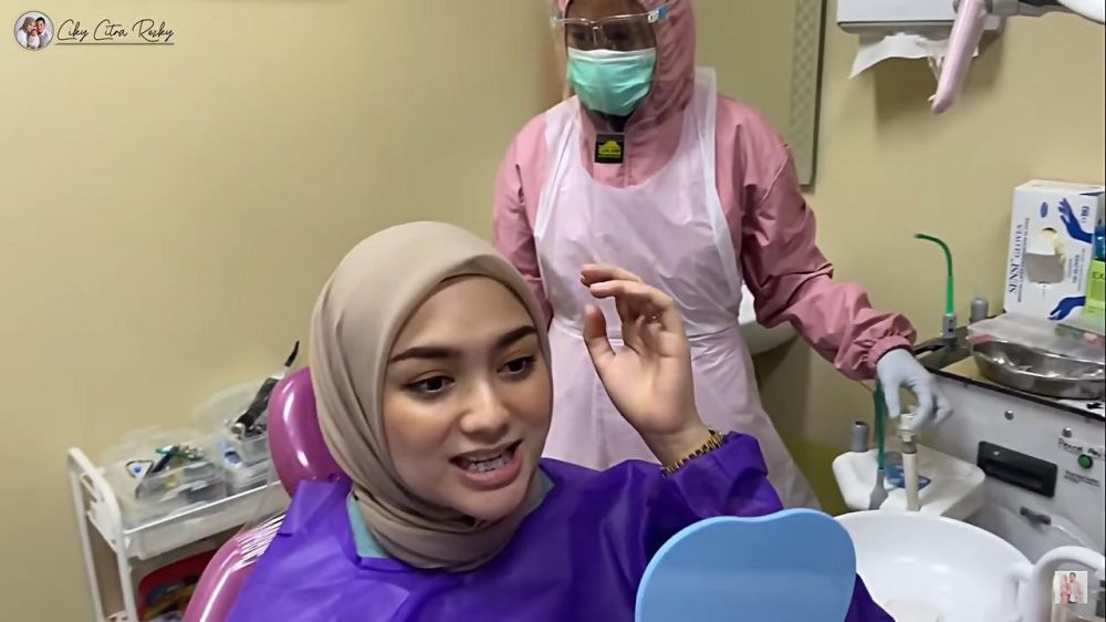 7 Momen Citra Kirana pasang behel, kembaran dengan Rezky Aditya