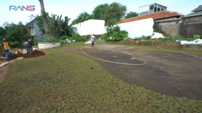 8 Potret Raffi Ahmad bikin lapangan golf bareng tetangga, luas banget