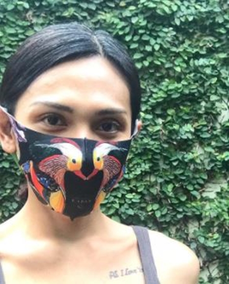 Potret 8 seleb tak sungkan tunjukkan rambut beruban, tetap menawan