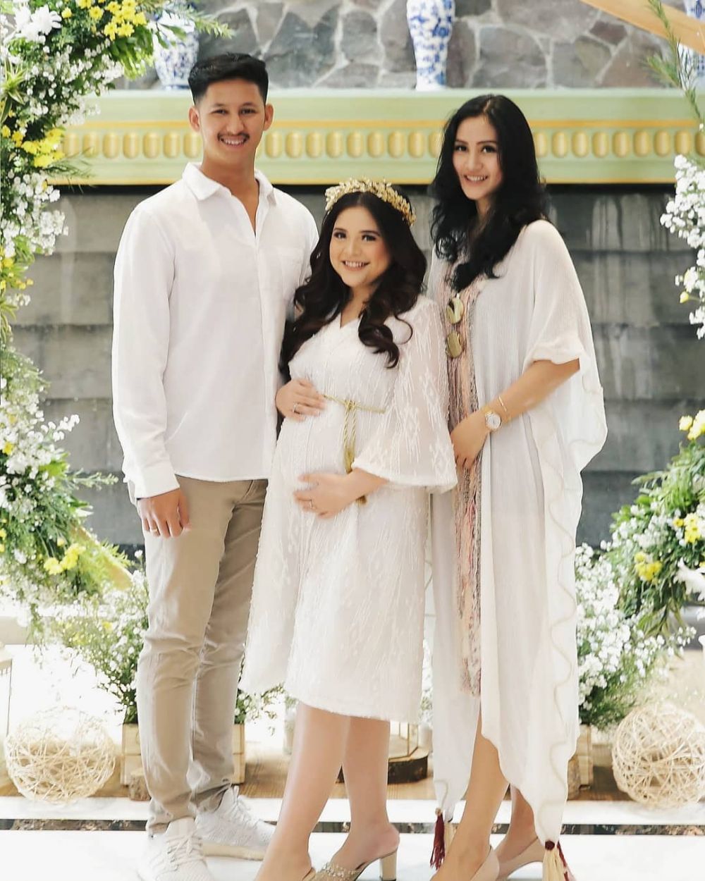 10 Potret kebersamaan Tasya Kamila dan adik ipar, bak sahabatan