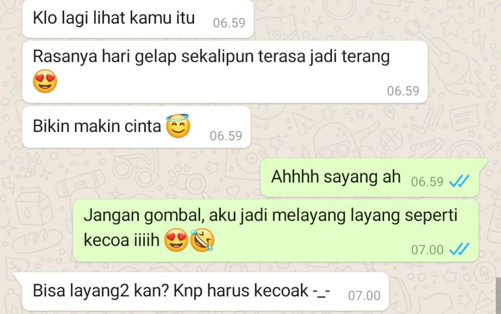 10 Balasan chat gombal dari pasangan ini bikin geleng-geleng