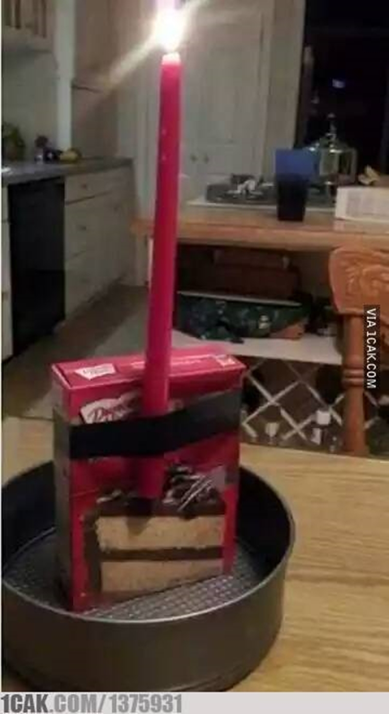 11 Penampakan kue ulang tahun untuk teman ini bikin senyum tipis