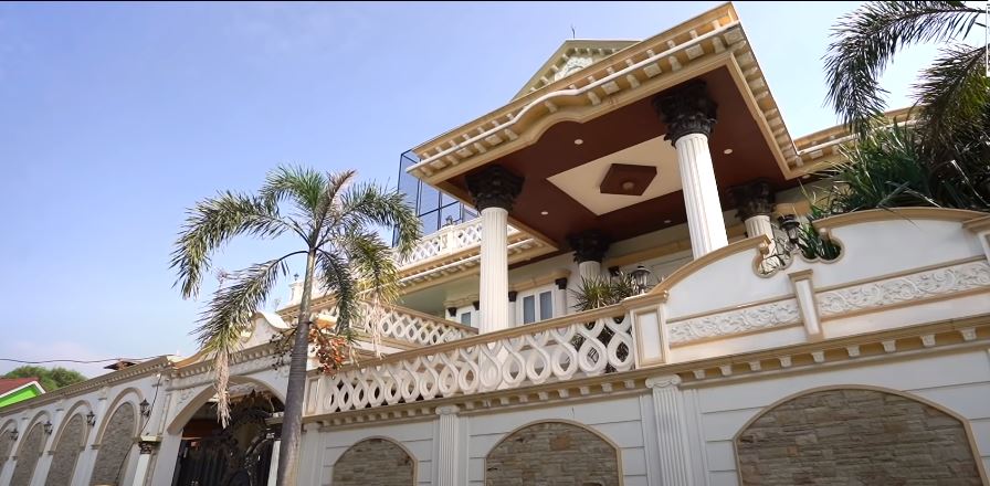 Intip fasad rumah 10 seleb Tanah Air, punya Muzdalifah bak istana