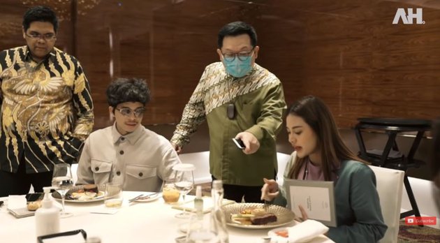 9 Momen Atta dan Aurel tes hidangan pernikahan, lengkap dan mewah
