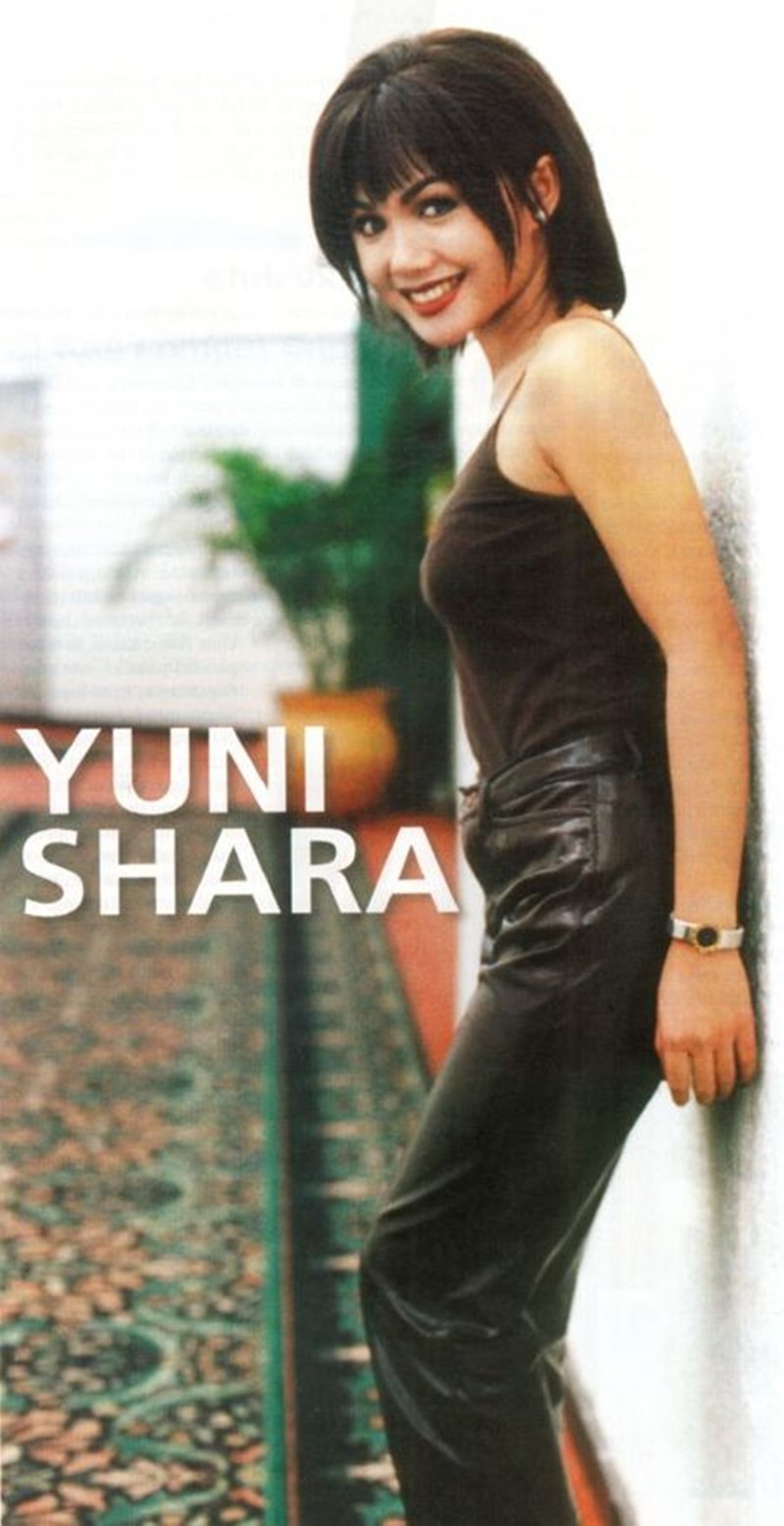 12 Potret pesona masa muda Yuni Shara, paras imutnya nggak berubah