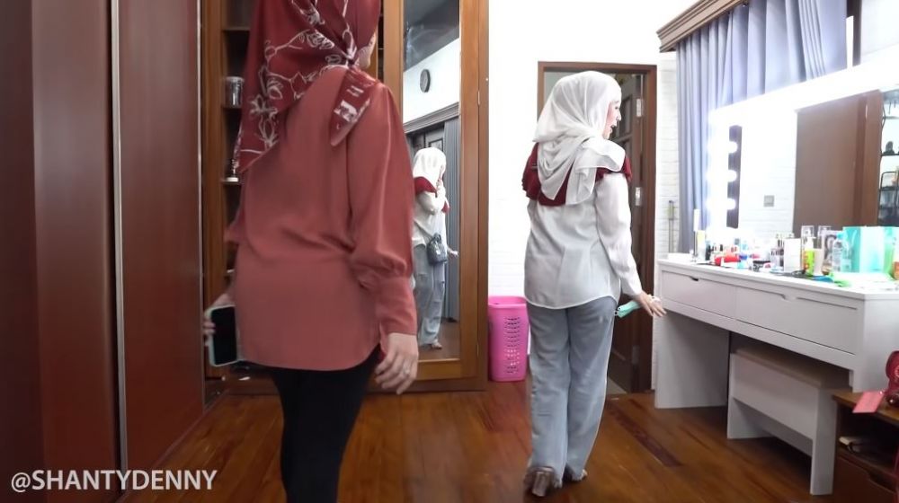 10 Potret terbaru kamar Sule usai menikah, simpan foto zaman pacaran