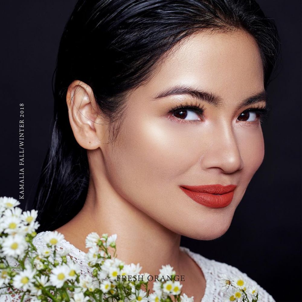 Kerap tampil natural, ini 8 pesona Titi Kamal dengan makeup tebal