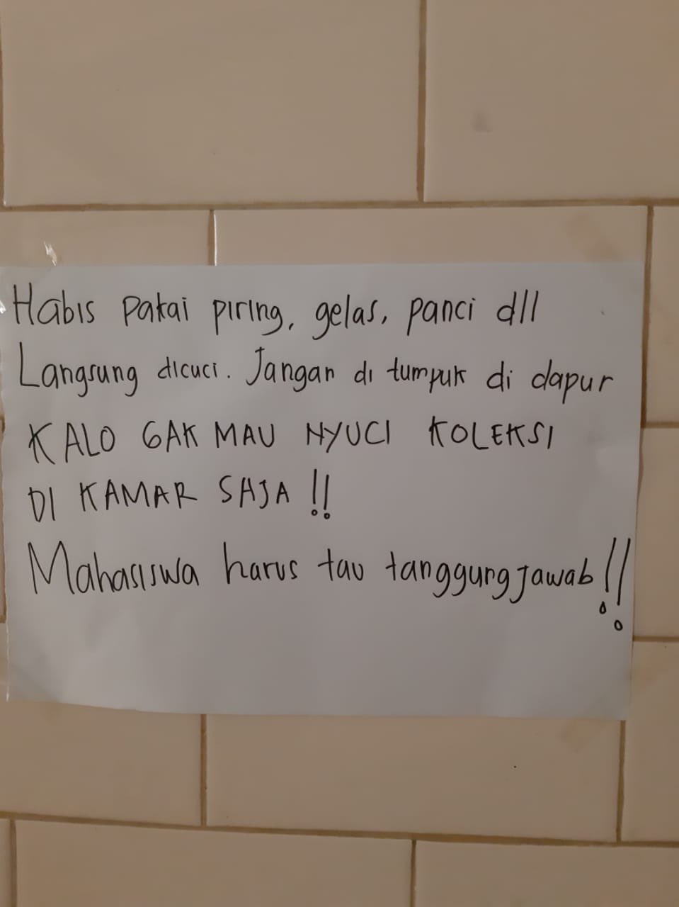 10 Tulisan peringatan lucu di wastafel anak kos, auto ribut