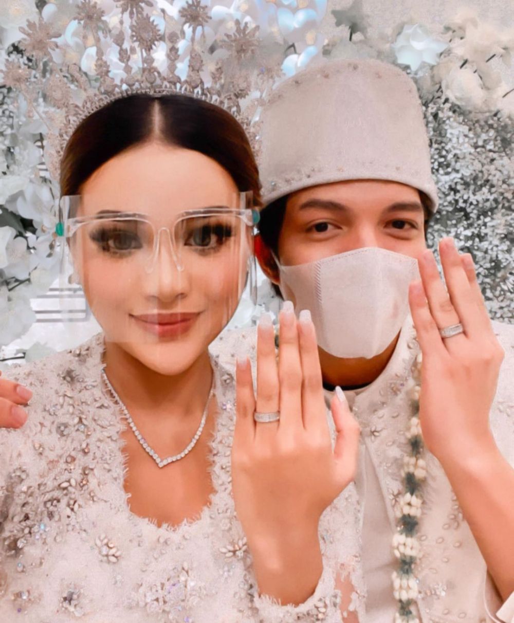 Gaya busana 7 YouTuber saat nikah, Atta Halilintar gagah pakai beskap