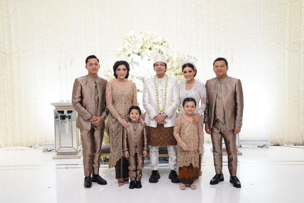 10 Gaya Ashanty di rangkaian pernikahan Aurel Hermansyah, memesona