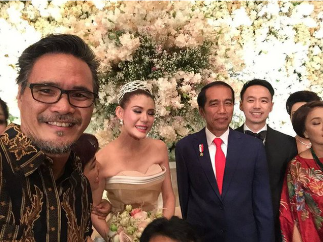 Pernikahan 4 seleb yang pernah dihadiri Jokowi, curi perhatian