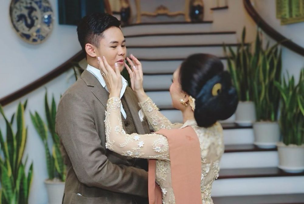 10 Gaya Yuni Shara di nikahan Atta dan Aurel, anggun maksimal