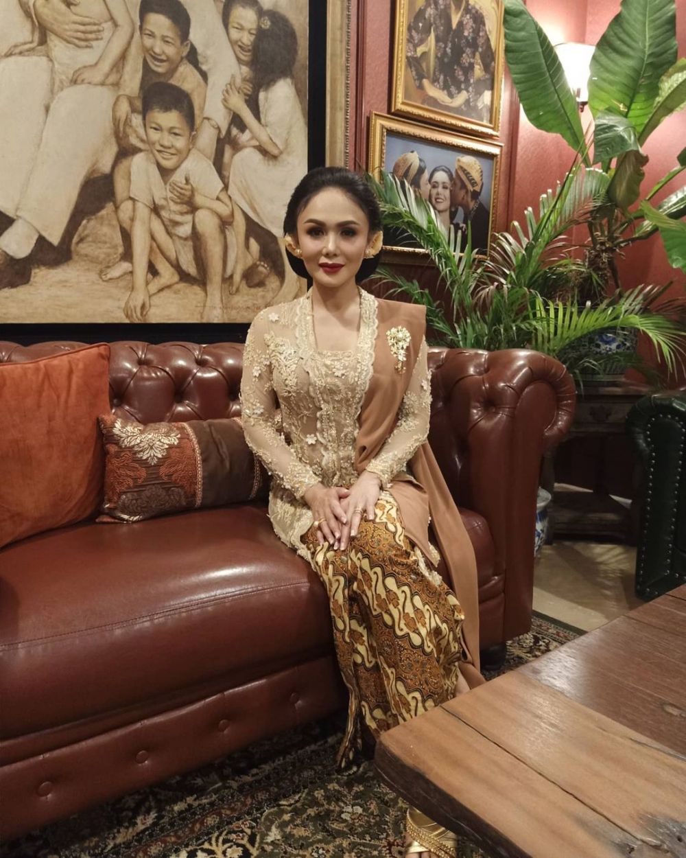 10 Gaya Yuni Shara di nikahan Atta dan Aurel, anggun maksimal